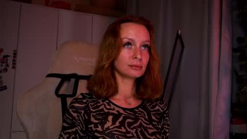 Snapshot of lubafox chatting on April 19, 2026, 8:00 pm Luba online show from April 19, 2026, 8:00 pm
