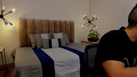 luca_morettii online show from September 9, 2025, 12:15 pm