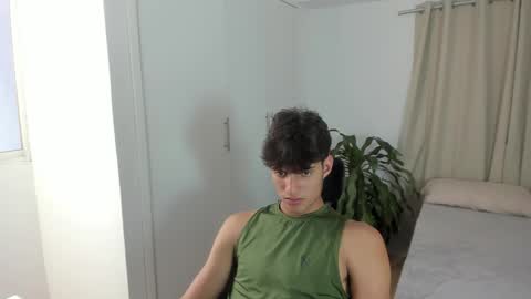lucacosta19 online show from May 5, 2026, 9:12 pm
