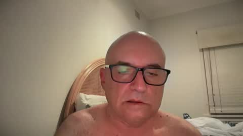 Snapshot of lucas10004 chatting on February 19, 2025, 12:00 pm lucas10004 online show from February 19, 2025, 12:00 pm