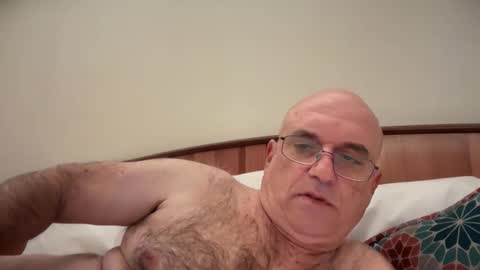 Snapshot of lucas10004 chatting on September 17, 2025, 11:12 am lucas10004 online show from September 17, 2025, 11:12 am