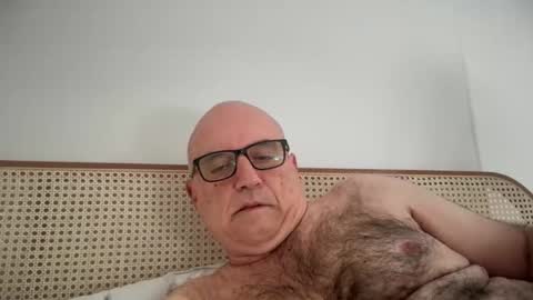 Snapshot of lucas10004 chatting on October 1, 2025, 9:21 pm lucas10004 online show from October 1, 2025, 9:21 pm