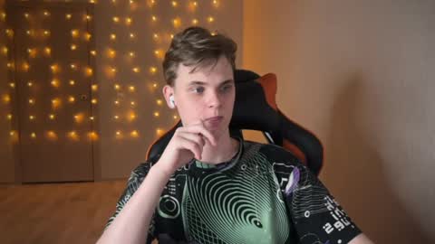 Lucas Gill online show from January 8, 2025, 2:46 am