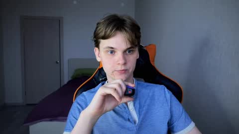 Lucas Gill online show from March 7, 2025, 3:19 am