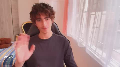 lucas_xo online show from October 4, 2025, 8:29 pm