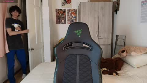 lucas_xo online show from April 2, 2026, 2:53 am