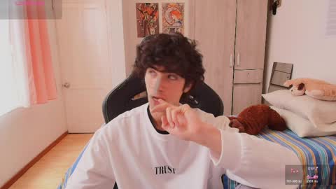 lucas_xo online show from April 9, 2026, 6:02 pm