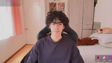 lucas_xo online show from May 16, 2026, 6:28 pm