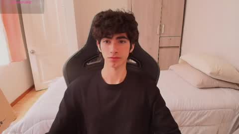 lucas_xo online show from June 3, 2026, 6:46 pm