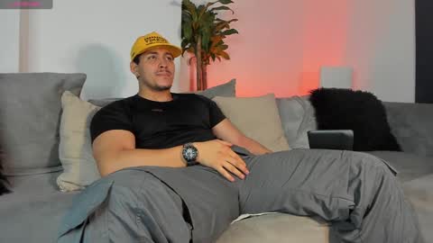 LUCA SANTOS online show from February 1, 2025, 5:07 am