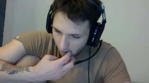 lucasbacon13 online show from December 17, 2024, 4:56 am