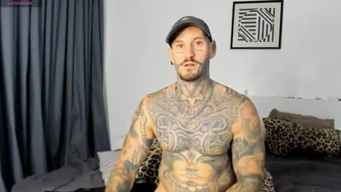 lucasexclusive online show from November 24, 2025, 5:40 am