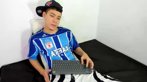 LUCAS TORREZ online show from March 12, 2026, 12:50 am