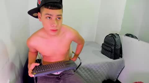 Snapshot of lucastorrez01 chatting on June 4, 2026, 11:44 pm LUCAS TORREZ online show from June 4, 2026, 11:44 pm