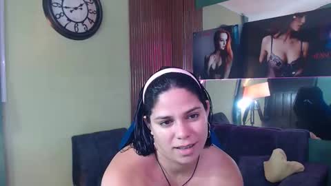 Snapshot of lucia_ht chatting on October 22, 2025, 4:02 am LUCIA online show from October 22, 2025, 4:02 am