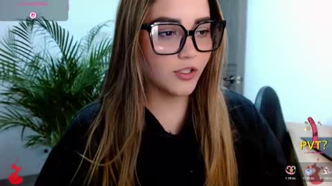 lucia star  online show from March 14, 2026, 11:32 pm