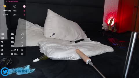 Snapshot of lucian_s_ chatting on December 21, 2024, 10:51 pm Lucian S  online show from December 21, 2024, 10:51 pm