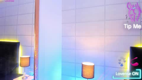 Snapshot of luciana_blush chatting on November 16, 2025, 4:18 am lucy online show from November 16, 2025, 4:18 am