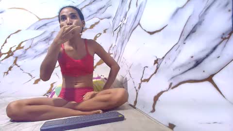 Snapshot of luciana_daza chatting on May 15, 2026, 2:07 am Luciana online show from May 15, 2026, 2:07 am