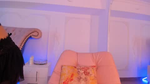 Snapshot of luciana_roa chatting on May 23, 2026, 7:29 pm Luciana online show from May 23, 2026, 7:29 pm