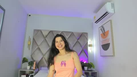 Snapshot of lucianasmith_ chatting on March 10, 2025, 11:42 am Luci online show from March 10, 2025, 11:42 am