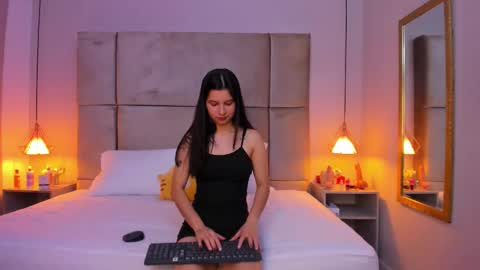 Snapshot of lucianasmith_ chatting on September 27, 2025, 12:43 pm Luci online show from September 27, 2025, 12:43 pm