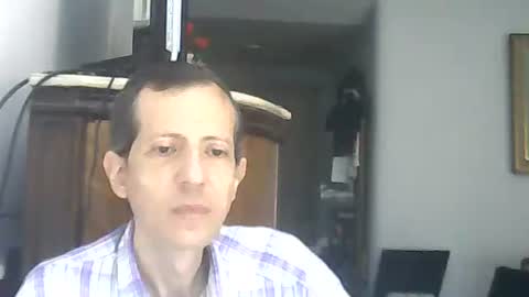 Snapshot of lucianoaxel chatting on April 19, 2026, 6:10 pm Luciano online show from April 19, 2026, 6:10 pm