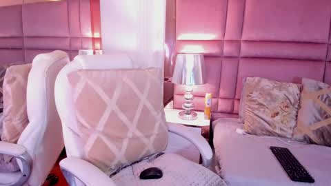 Snapshot of luciawallace chatting on February 15, 2025, 6:44 am lucia wallace online show from February 15, 2025, 6:44 am