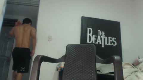 Snapshot of lucifferr_ chatting on February 24, 2025, 5:00 am leonel online show from February 24, 2025, 5:00 am