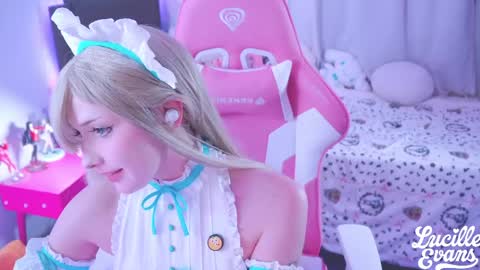 Lucy UwU online show from April 5, 2026, 1:14 am