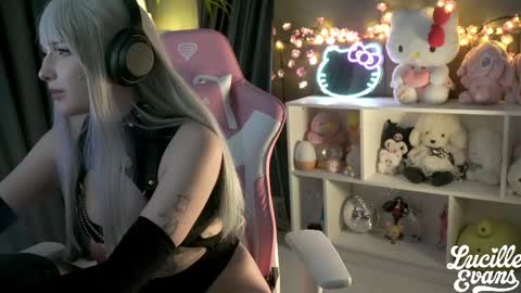 Lucy UwU online show from April 25, 2026, 12:13 am