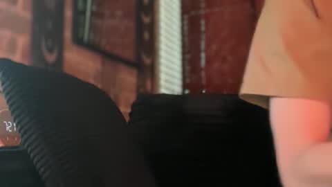 lucky_bme online show from April 21, 2026, 12:23 am