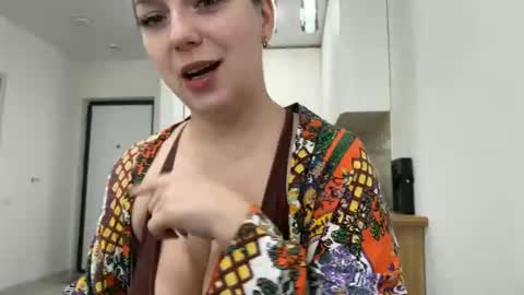 lucky_foryou_baby online show from February 20, 2026, 7:32 am