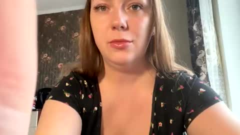 lucky_foryou_baby online show from April 3, 2026, 8:56 am