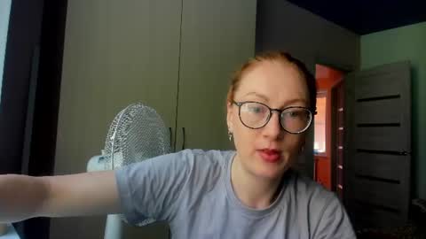 Snapshot of lucky_licky20 chatting on July 14, 2026, 1:52 am lucky_licky20 online show from July 14, 2026, 1:52 am