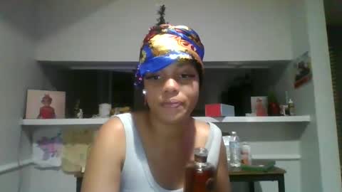 lucky_themilf online show from December 17, 2024, 3:06 am