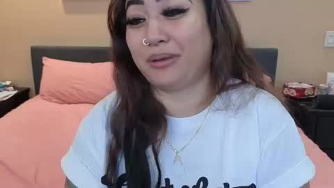 luckylee1992 online show from November 25, 2025, 10:43 pm