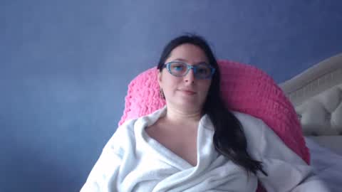 luckylinda23 online show from February 12, 2026, 12:00 pm