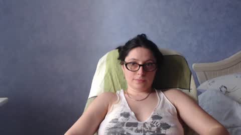 Snapshot of luckylinda23 chatting on June 15, 2026, 10:39 am luckylinda23 online show from June 15, 2026, 10:39 am