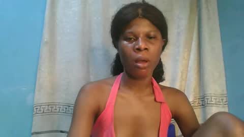 Snapshot of luckymadequeen chatting on January 18, 2026, 1:53 am Gloria online show from January 18, 2026, 1:53 am