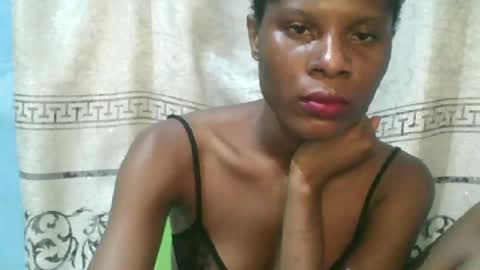 Snapshot of luckymadequeen chatting on June 26, 2026, 1:21 am Gloria online show from June 26, 2026, 1:21 am