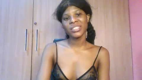 Snapshot of luckymadequeen chatting on August 9, 2026, 7:02 am Gloria online show from August 9, 2026, 7:02 am