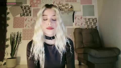 Snapshot of luckysapphire777 chatting on May 1, 2026, 12:10 pm luckysapphire777 online show from May 1, 2026, 12:10 pm