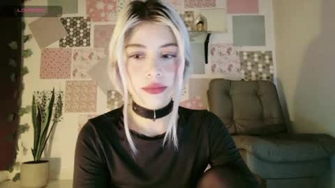 Snapshot of luckysapphire777 chatting on May 4, 2026, 12:01 pm luckysapphire777 online show from May 4, 2026, 12:01 pm