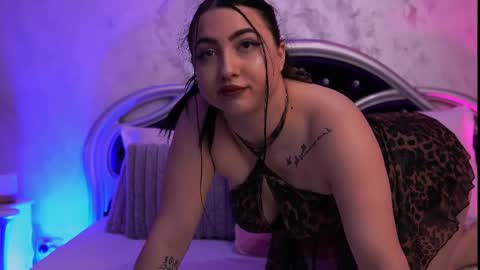 Snapshot of luckyymia chatting on May 18, 2026, 6:25 pm Mia online show from May 18, 2026, 6:25 pm