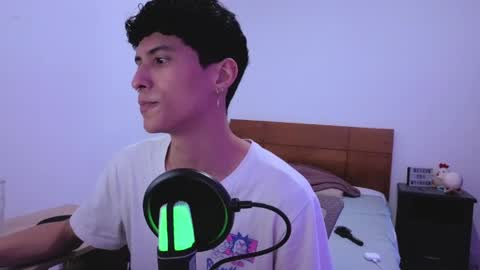 Lu Independent Model online show from April 10, 2026, 12:05 am