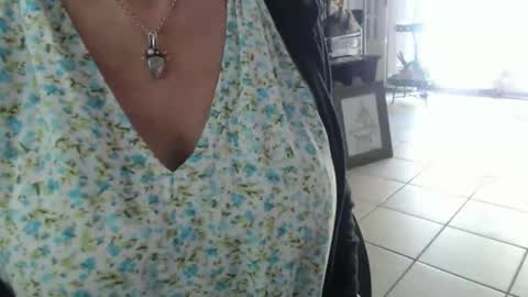 lucy_0000 online show from April 14, 2026, 5:52 pm