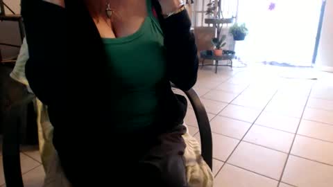 Snapshot of lucy_0000 chatting on June 8, 2026, 9:59 pm lucy_0000 online show from June 8, 2026, 9:59 pm