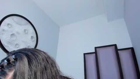   online show from October 24, 2025, 5:59 am