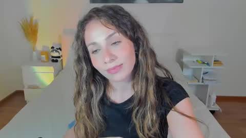 Snapshot of lucy__ray chatting on December 5, 2024, 8:44 pm lucy__ray online show from December 5, 2024, 8:44 pm